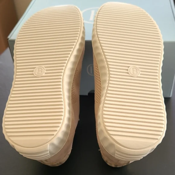 Bzees Beige Wanderer Sneakers - Picture 5 of 6